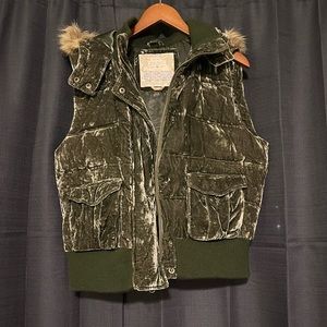 Velvet, olive green vest. Vintage from Old Navy. Size large.